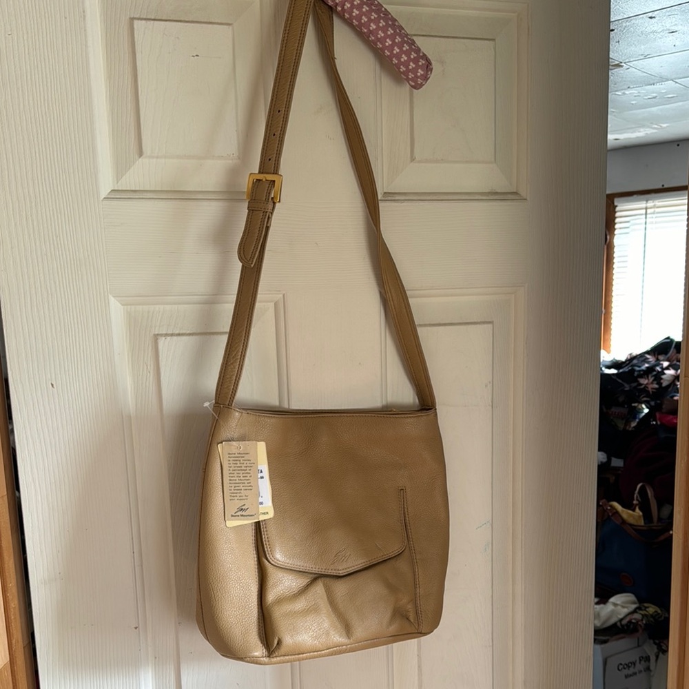 Tan Leather Stone Mountain  Shoulder/crossbody new  Bag